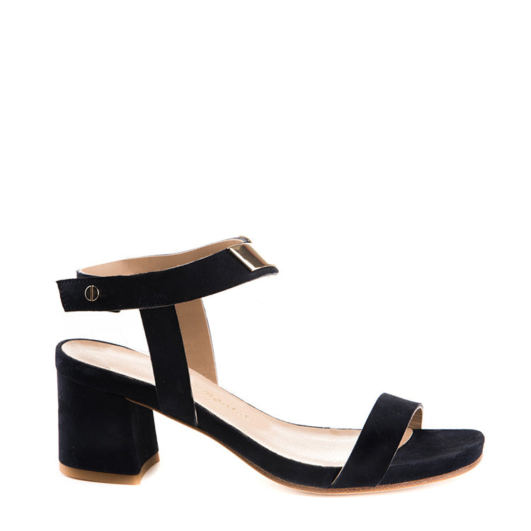 Suede sandal with metal accessory
