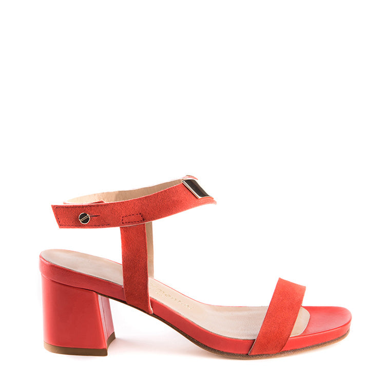 Suede sandal with metal accessory